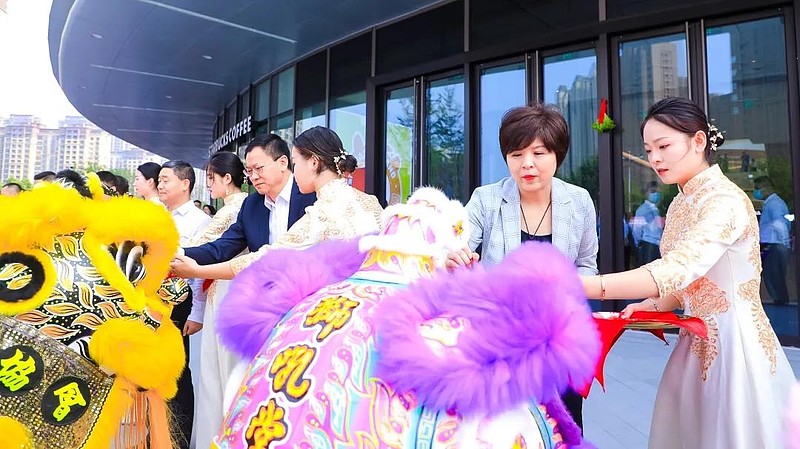 5月21日,2021年首座吾悦广场-泰安吾悦广场正式开业!在"5.