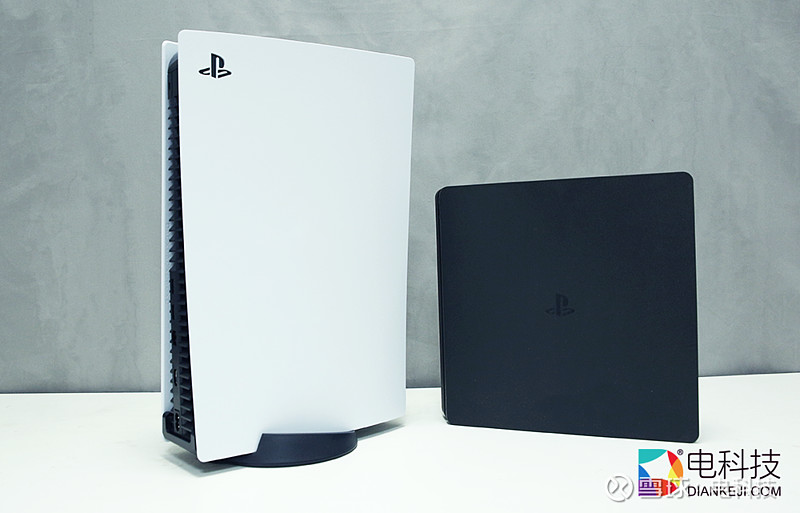 用五个字来总结ps5的外观,那就是:又大,又大胆.