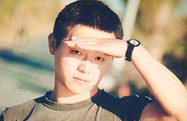 明天更漫长 歌词 明天更漫长 是我很喜欢的一首歌 我的理解的 明天更漫长 和 Fast Is Slow 是一个意思 就是快就是慢 时候