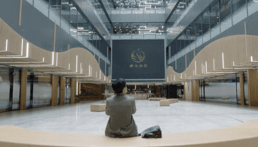 " 商汤 君的不少朋友最近在看热播剧《小舍得》的