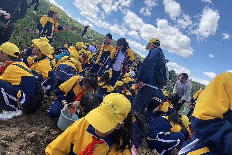 大青山國際旅遊度假區承辦,來自尚義縣太平街小學,新興街小學,安寧街