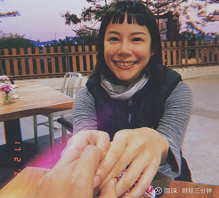 近况曝光引热议:别嘲笑那个拼命挣钱的成年人 来源|李月亮(id:bymoon