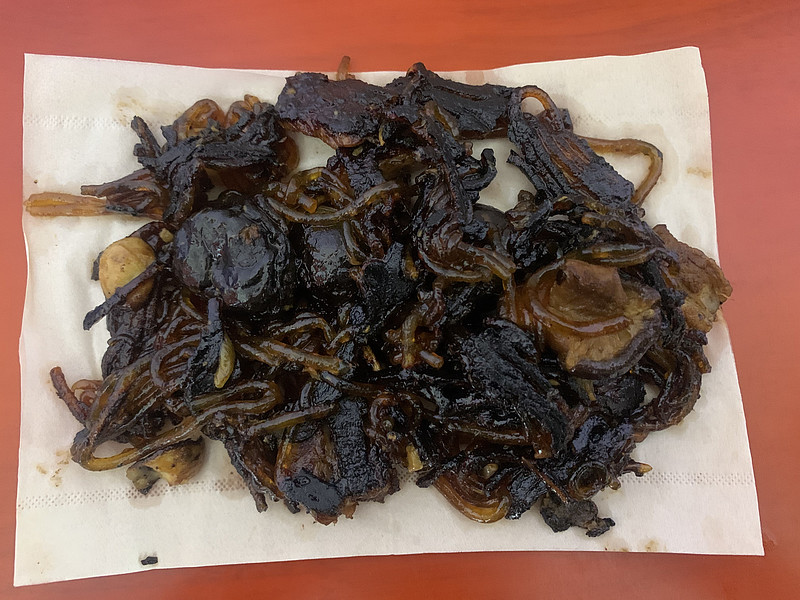 亲戚刚刚跟我聊天的时候一锅肉糊了我安慰了下没事