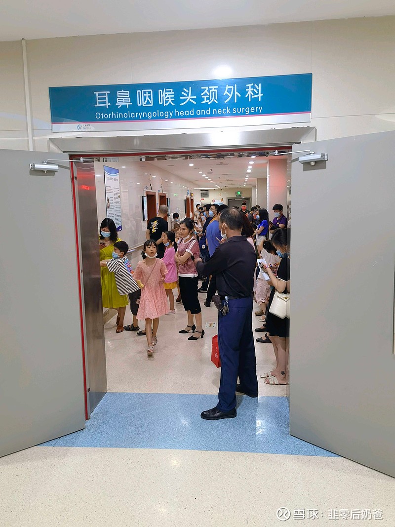 上午带小朋友来儿科医院做检查,人山人海.