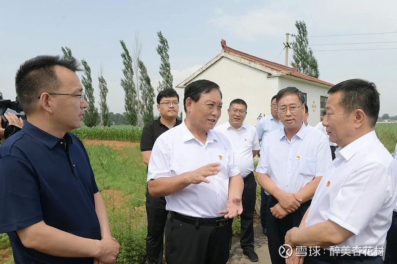 山西沁县红色与绿色的交织