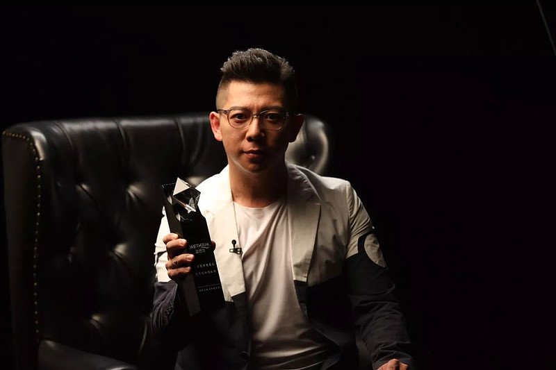 值得一提的是,在那次募股过程前,歌手胡海泉以230万元价格认购25万股