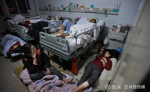 有的医院允许家属带躺椅进病房陪护,但却给医院管理带来很大困扰,之前