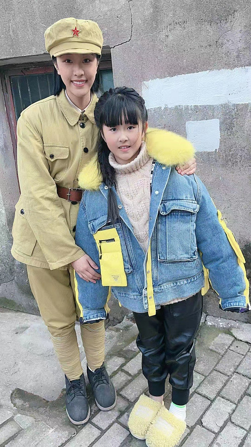 电影《火光》中的革命小女孩朱安婷