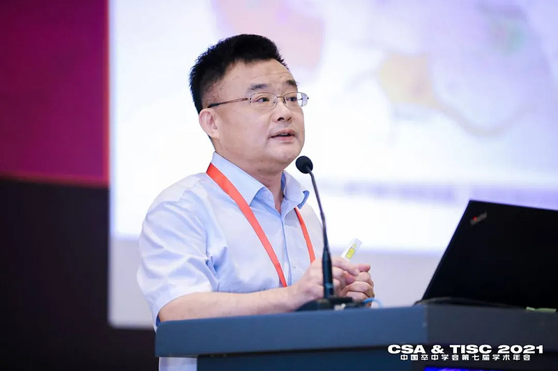 我国的一类新药依达拉奉右莰醇实际上是利用清除自由基叠加抗炎作用的