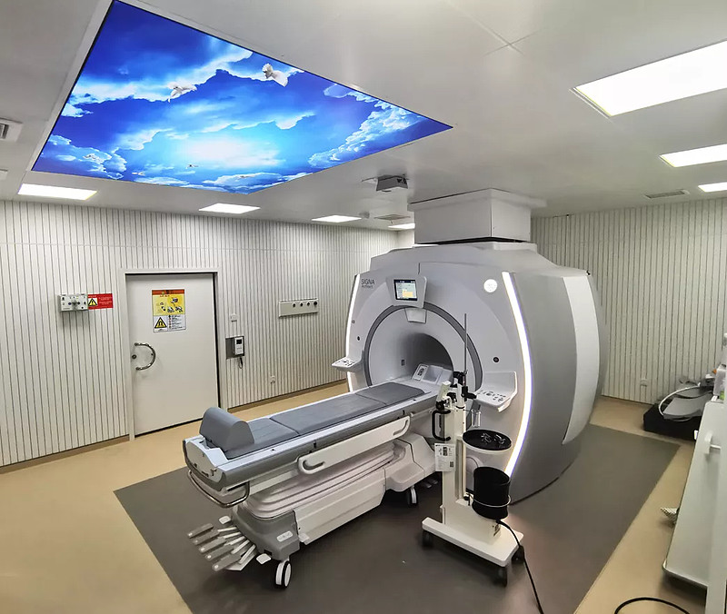 诊断科配备全套美国通用电气公司 (以下简称"ge") 先进影像诊断设备