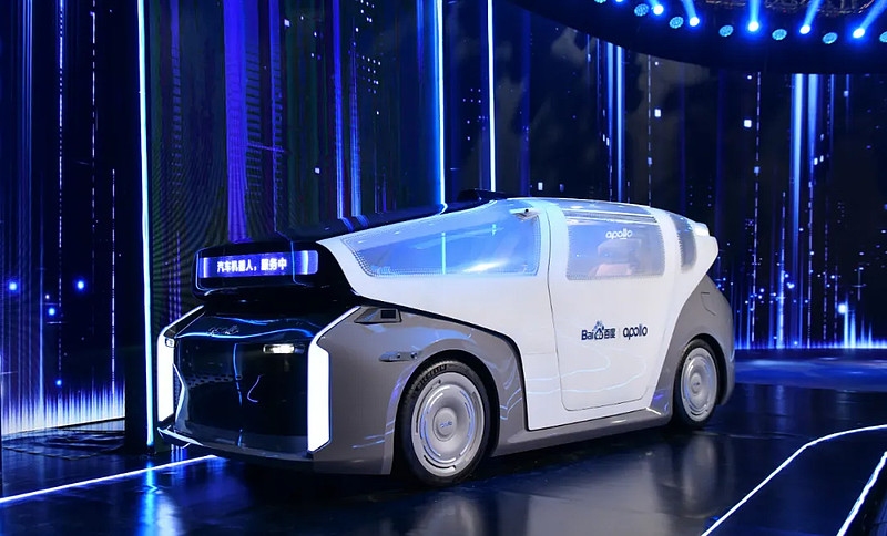 首先,在看得见的外观和内饰设计上,百度汽车机器直接颠覆了人们关于