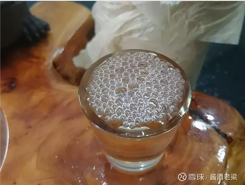 你相信白酒可以通過看酒花行酒度辨酒質嗎