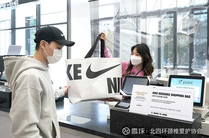 象征胜利的对勾logo,和just do it的简洁标语,已经让nike在全球无人不