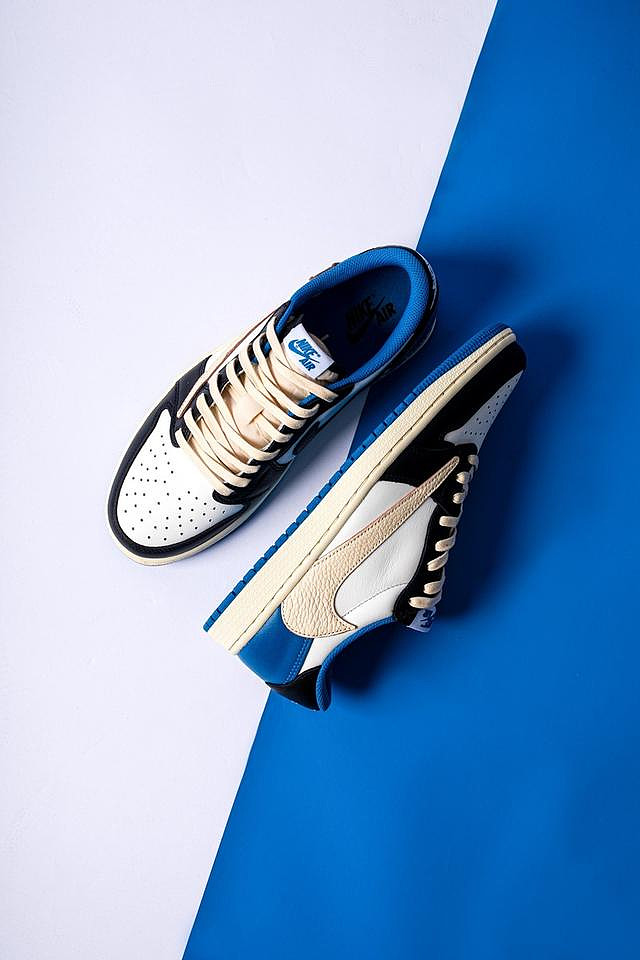 【炒股不如炒鞋: 耐克 "闪电倒钩"原价1599元,被炒到最高3万元】"闪电