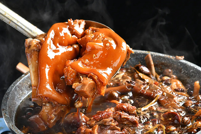 现捞热卤惊艳亮相,卤林传奇再夺"三金一银三最"