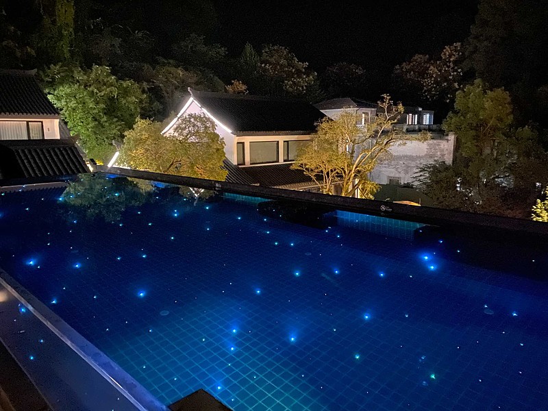 星光泳池真小哈哈