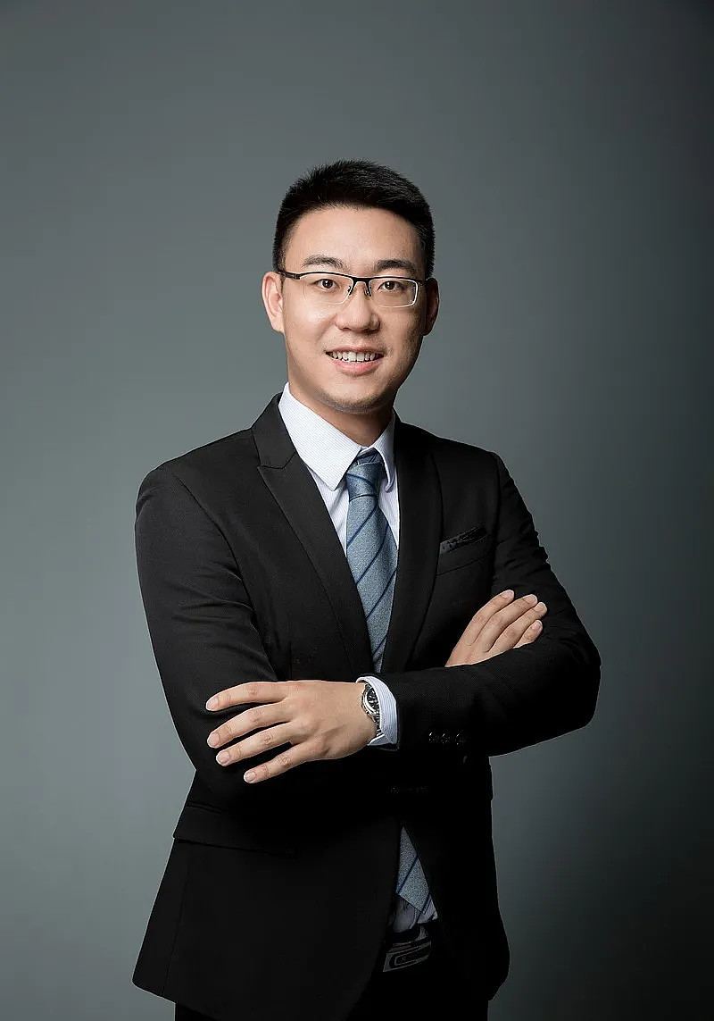 围观2000多位男基金经理后我们选出了10位高颜值男神谁是你心中的颜值