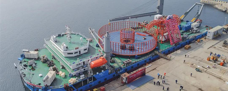 重磅国内第一艘15000总吨无限航区敷缆船交付