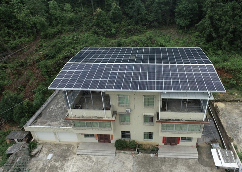 针对华南地区户用方案,创维光伏的典型解决方案就是阳光棚屋顶电站
