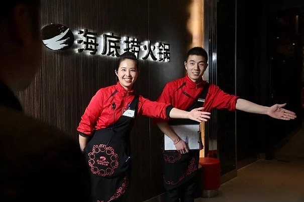 关店300家!海底捞坠入“海底”!还能捞得动吗? “火锅茅”曝出重磅利空! 曾经疯狂扩张的 海底捞 ,突然踩下急刹车,计划在今年年底前逐步关停 ...