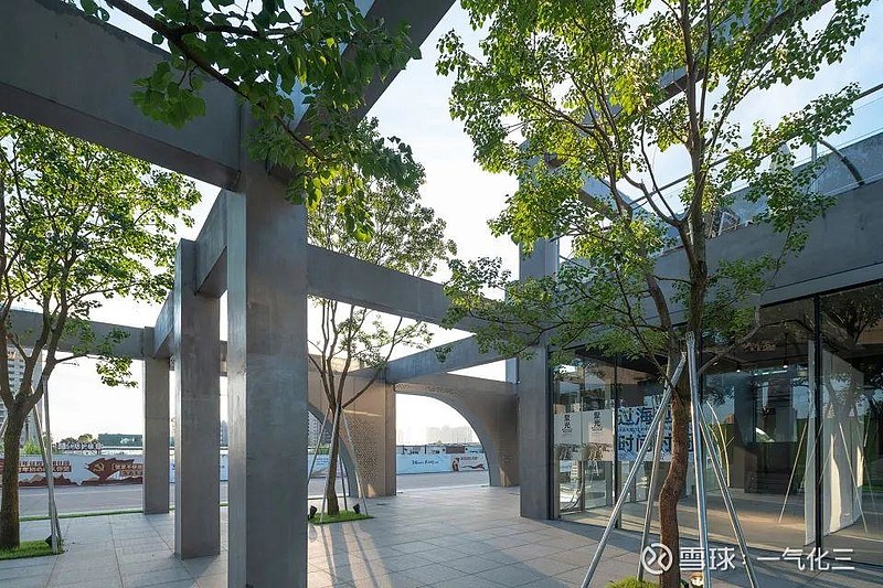 最新10个老厂房改造案例:指引旧厂区复兴的明灯 老厂区的破败让人不忍直视,那种荒凉的感觉,让人感叹辉煌易逝。而当我们看到无数的设计师将这种荒凉 ...