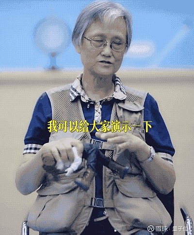 72岁奶奶在抖音教物理火了百万粉丝追更网友小时候要有这种老师就好了