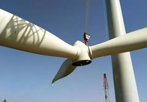 风电叶片材料:玻纤 vs 碳纤维