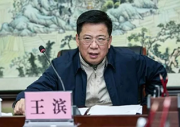 一个美女高管引发的职场地震 1 2017年1月,孙小刚来中国人寿保险股份