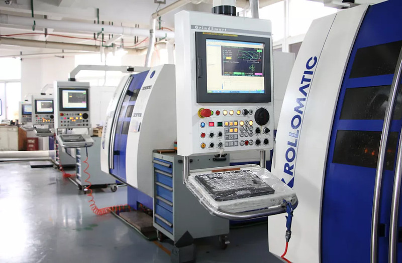 $科德数控(sh688305)$ 国内厂商 科德数控 ,北京精雕自产五轴联动数控