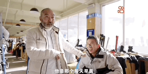 在崇礼，每天第一个滑雪的人-科记汇