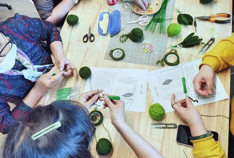 一群被困住的女性，织出永不凋谢的冬奥花束-科记汇