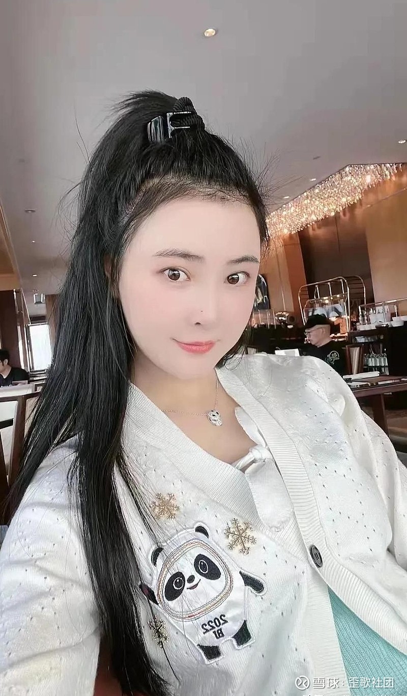 武僧一龙公布抱娃照片娇妻身份成谜前绯闻女友吴丹站出来澄清