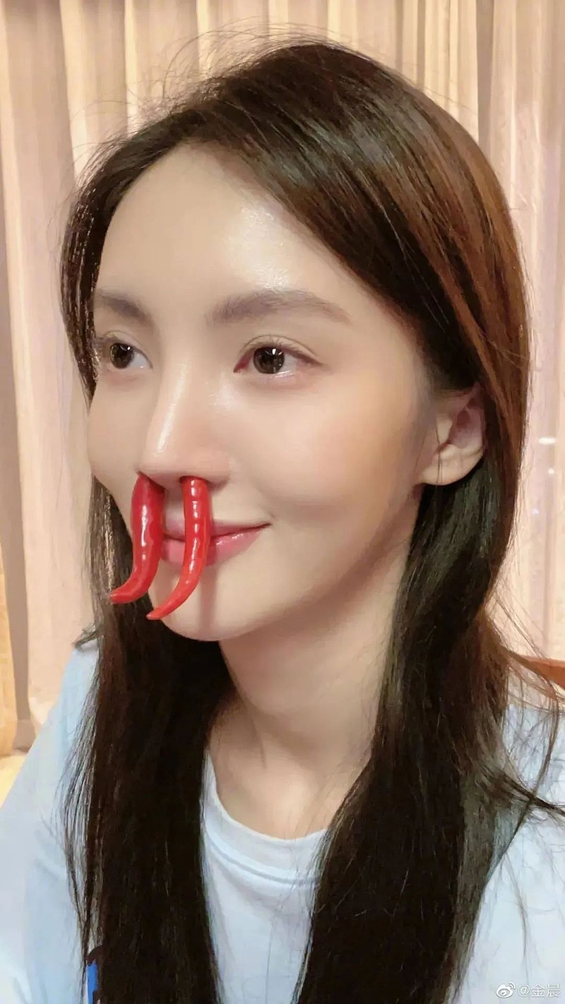 女艺人争当搞笑女搞笑吗