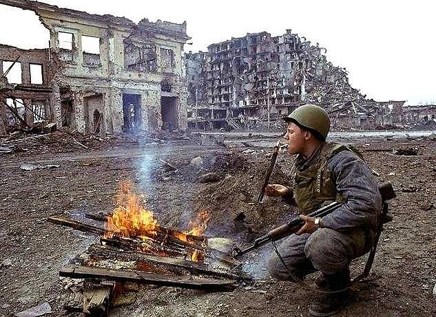 车臣战争有多残酷俄军阵亡8000换命20万车臣领袖再打要灭族