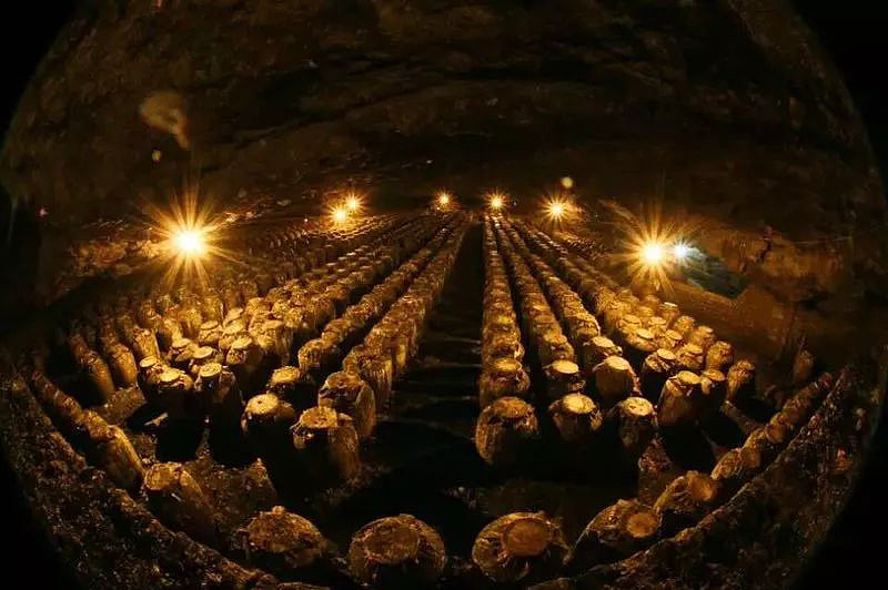 国帅·龟仙洞——千年天然溶洞,唯一酿酒宝地 中国地大物博,各种千姿