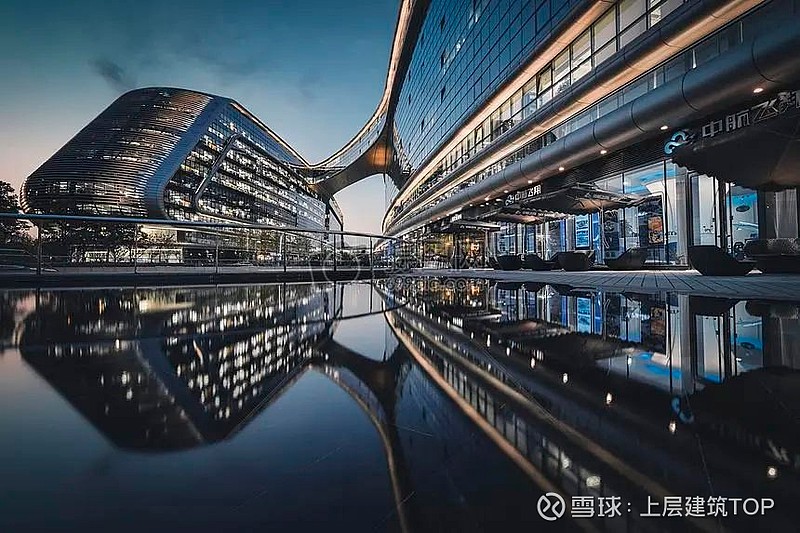 扎哈绝笔华为总部丽泽soho的夜空之眼200米中庭全球最高