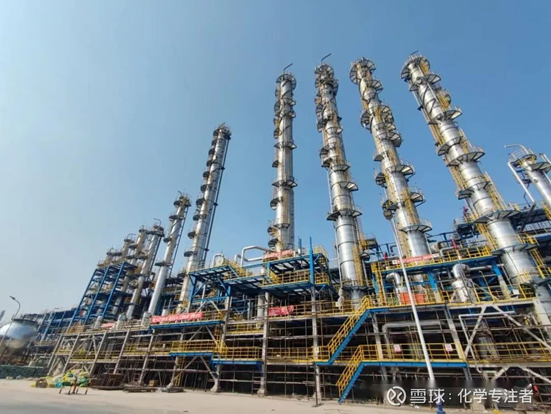 卫星化学苯乙烯项目丁二烯抽提装置顺利中交