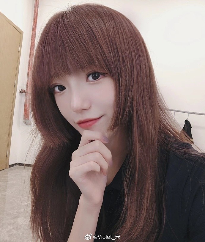 宋大腿最新自拍来了还是那么养眼好看