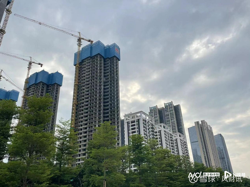 拿地24年,楼已封顶还没卖!记者实探深圳宝中四大“捂王” 来源: 南方都市报宝安都市茗荟二期终于要卖了?上周,紧盯深圳宝安中心区的购房者们小小 ...