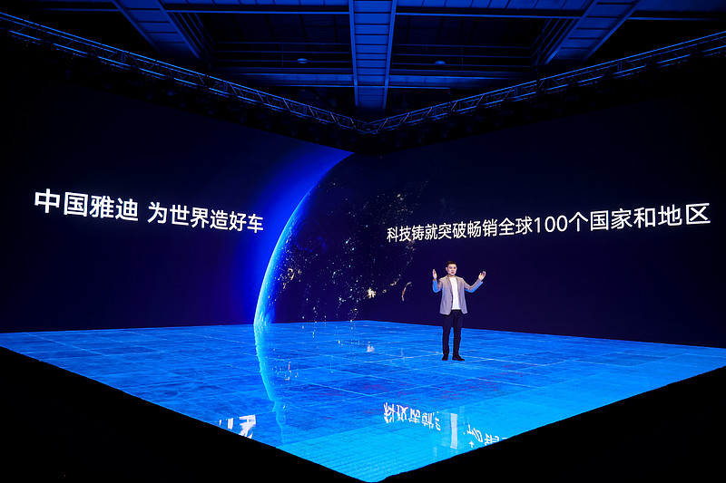 福布斯中国最具影响力工业设计师精心打造，雅迪冠能3全面颠覆想象-锋巢网