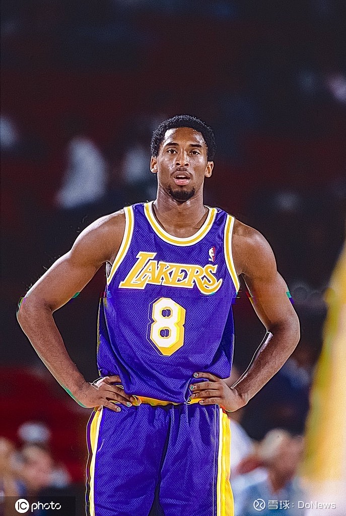 "篮球符号"科比·布莱恩特 "新秀"科比 26年前的今天,湖人选中了传奇