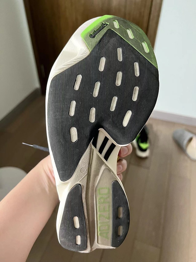 TR说真的 269 adidas adios pro3 10公里浅浅感受 打个比方，PRO3就相当奔驰产品矩阵里的GLS迈巴赫，而PRO2就像 ...