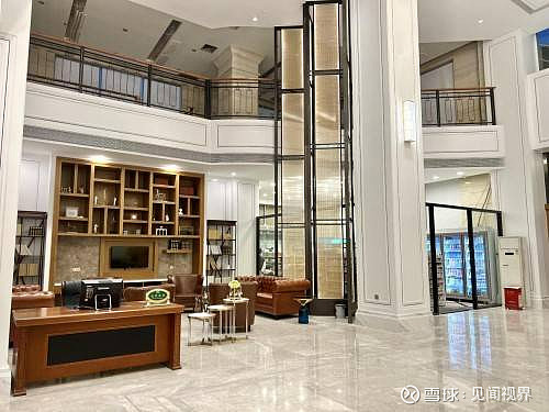 开业10年的老酒店成“新宠”,维也纳国际酒店V5.0再塑酒店翻新标杆 在存量时代到来之际,存量商业焕新激活,已成为酒店品牌突围而出的重要突破 ...