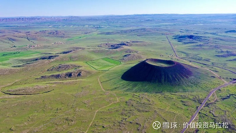 青海湖火山图片