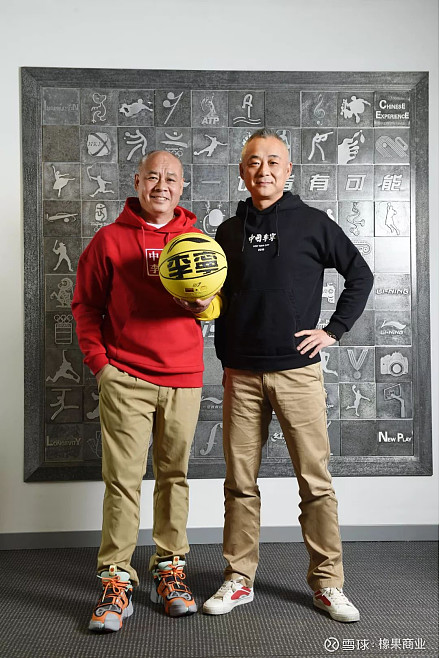 近日,李宁(下称"李宁公司")秋冬"2022逐梦行机场大秀"新款发布,部分