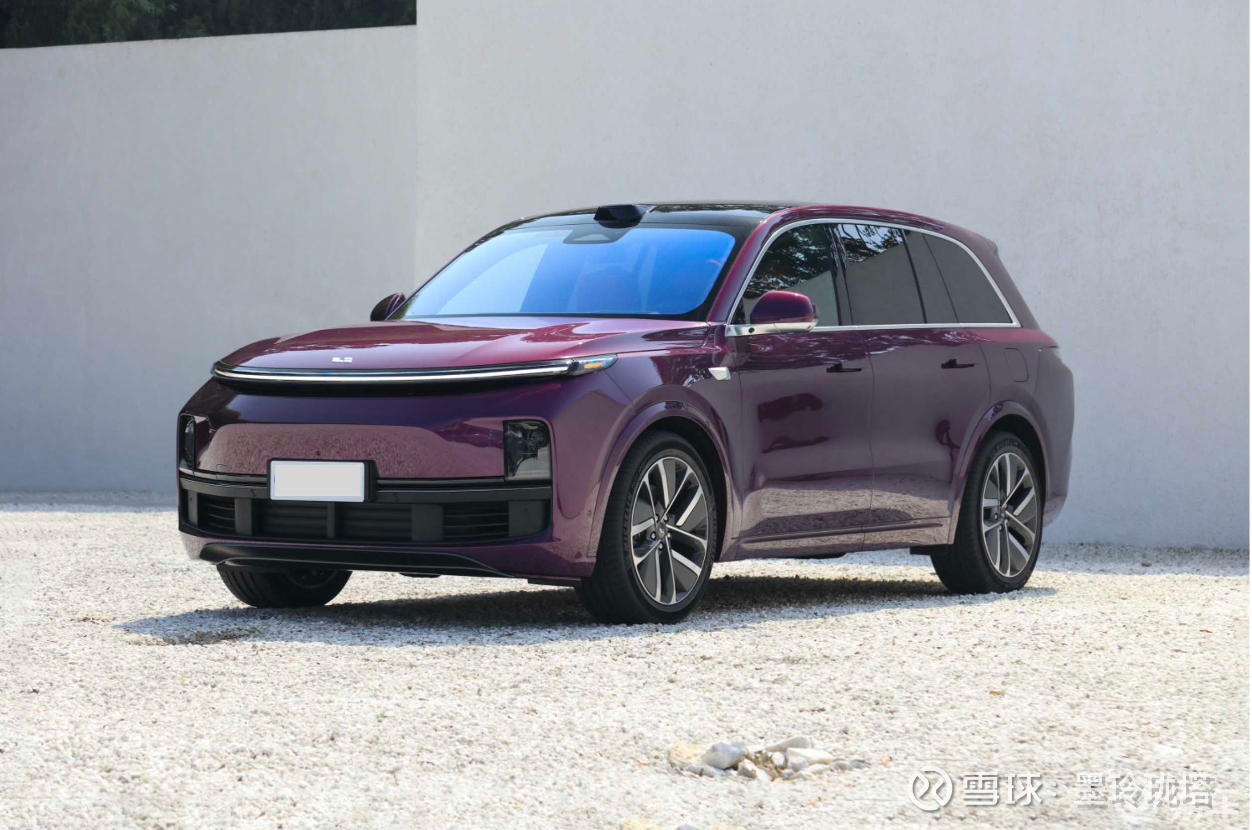 理想汽车三个月时间股价腰斩？ 最近几个月的理想汽车可以说争议不断，前段时间，理想汽车再次陷入舆论风波，首先是理想汽车 三个月时间股价腰斩，其次是执行董事...