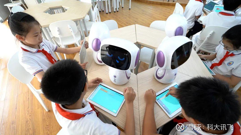与科技同行,用数字赋能,萧山信息港小学驶入智慧教育“快车道” 2022年9月,杭州萧山区获评第一批“央馆人工智能课程”规模化应用试点区,同时被 ...