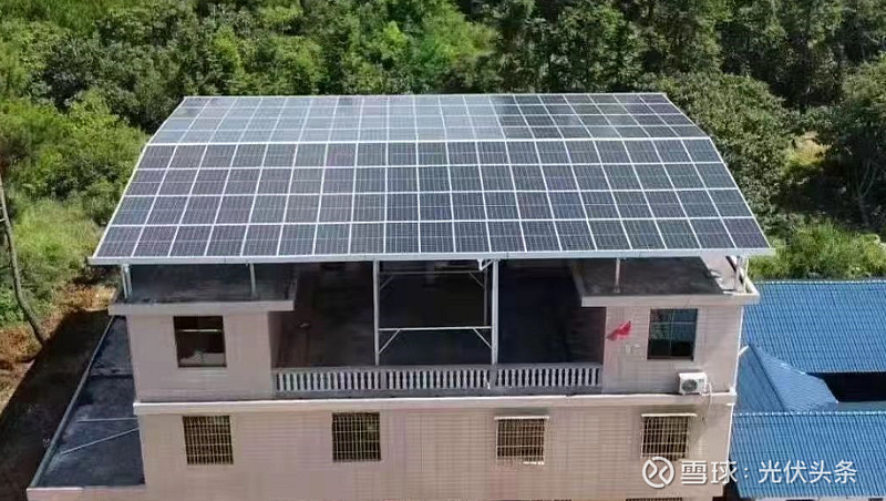 特变益家打造“家庭阳光房”! 助力光伏发电走进千乡万村 户用光伏已经成为我国如期实现“碳达峰”、“碳中和”目标和落实乡村振兴战略的重要力量 ...