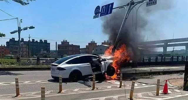 刹车失灵狂飙2.6公里,特斯拉还能买吗? 特斯拉又出事故了.