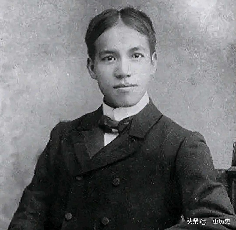 五四运动的点火者：林长民 文/一更历史民国十四年（公元1925年）11月24日，东北军阀郭松岭在“反奉战争”中失败，被迫携带家眷及亲众数人逃跑